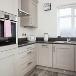 Apartment White House Apartments-free Parking 1 Car Per