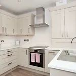 White House Apartments-free Parking 1 Car Per