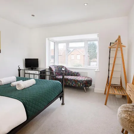 White House Apartments-free Parking 1 Car Per Apartament York