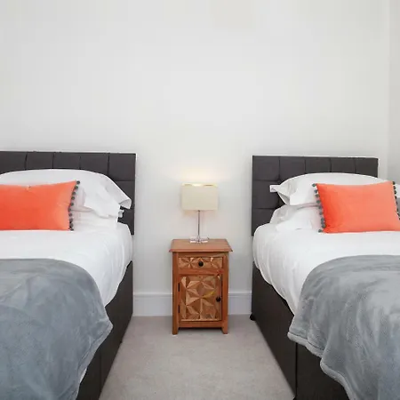 White House Apartments-free Parking 1 Car Per * York