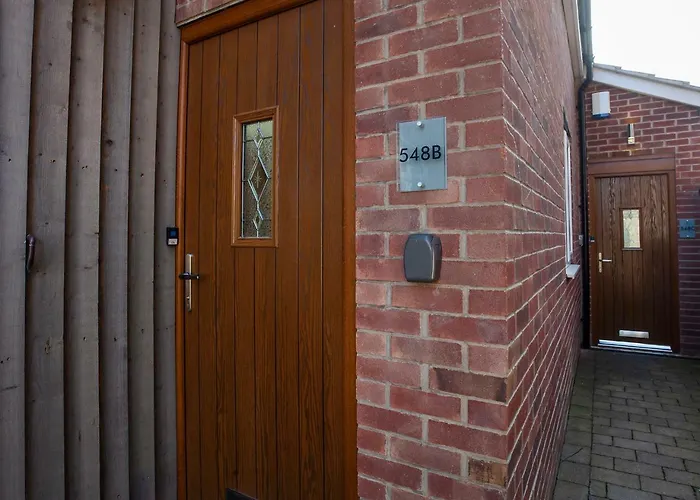 White House Apartments-free Parking 1 Car Per * York