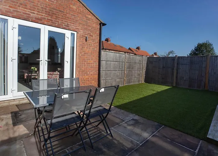 White House Apartments-free Parking 1 Car Per York