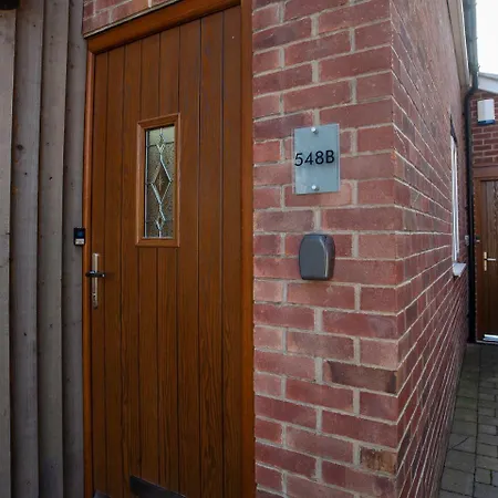 White House Apartments-free Parking 1 Car Per * York