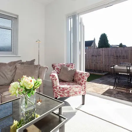 White House Apartments-free Parking 1 Car Per * York