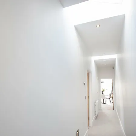 Lejlighed White House Apartments-free Parking 1 Car Per *